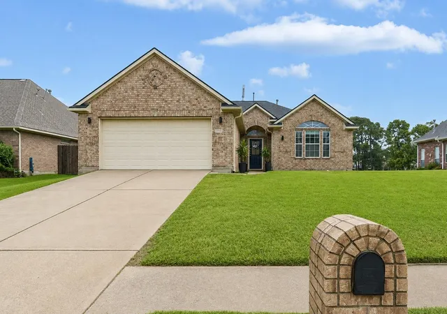 2nd image of 3536 Bayou Forest Dr, La Porte, TX 77571 | MLS# 38026236