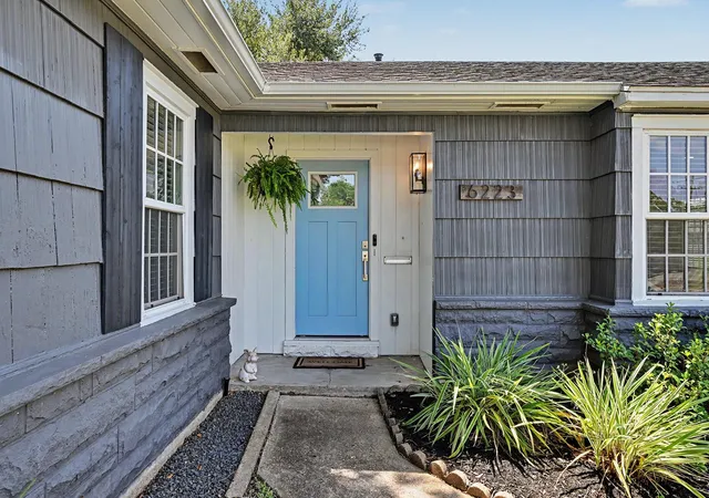 Photo 3 of Sale Pending at 6223 Linton Rd, Houston, TX 77008 | MLS# 39520162 | Listing updated on 2026-09-09