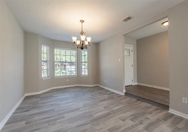 5th image of 1304 Piney Woods Dr, Friendswood, TX 77546 | MLS# 81737551