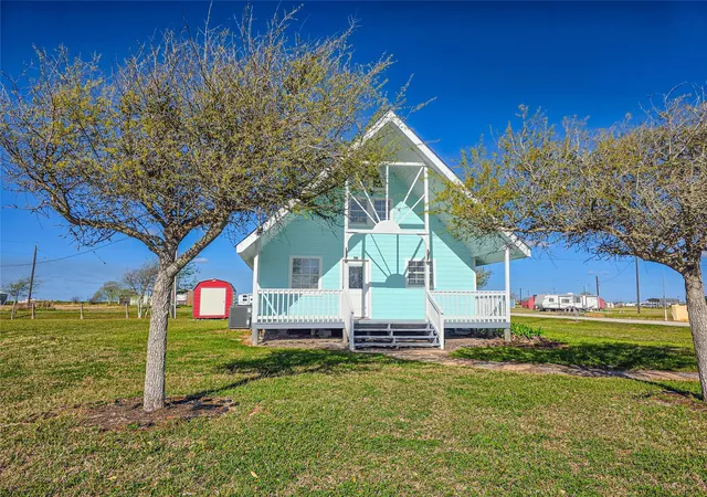 Homes for sale in Palacios, TX | 376 Haddock Dr, Palacios, TX 77465 | MLS# 83737104