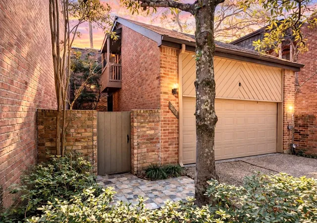 Photo 1 of Townhouse for sale at 252 Sugarberry Cir, Houston, TX 77024 | MLS# 23537587 | Listing updated on 2026-09-01