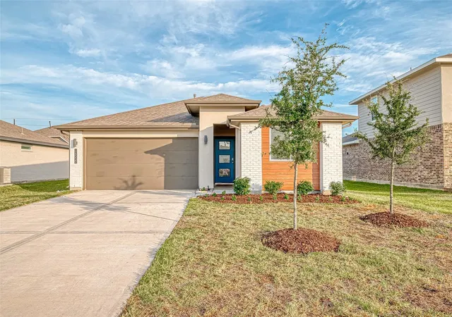 2nd image of 14530 Rain Tree Dr, Baytown, TX 77523 | MLS# 93239409