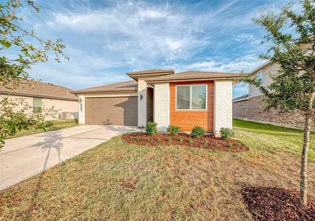 3rd image of 14530 Rain Tree Dr, Baytown, TX 77523 | MLS# 93239409