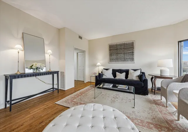 Photo 4 of Condo for sale at 2001 Holcombe Blvd #504, Houston, TX 77030 | MLS# 21967093 | Listing updated on 2026-09-09