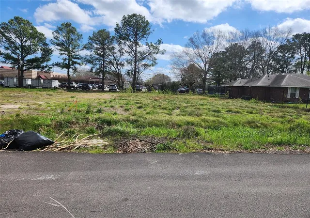 Photo 2 of Land for sale at 00 Observatory St, Houston, TX 77088 | MLS# 31163383 | Listing updated on 2026-04-23