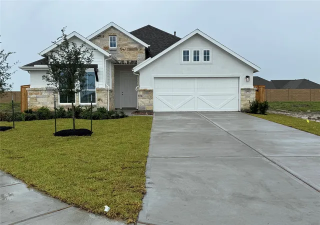 1st image of 1090 Oakhurst Dr, Dayton, TX 77535 | MLS# 28398805
