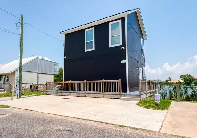 1st image of 2730 Avenue D, Dickinson, TX 77539 | MLS# 74522277