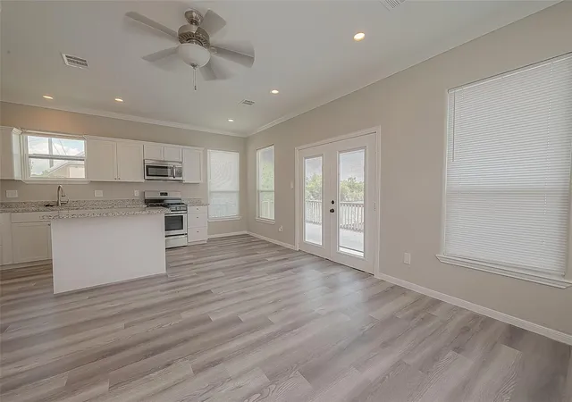 3rd image of 2730 Avenue D, Dickinson, TX 77539 | MLS# 74522277