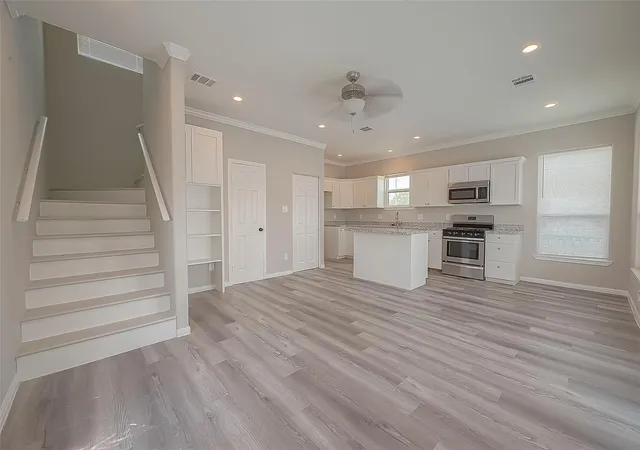 5th image of 2730 Avenue D, Dickinson, TX 77539 | MLS# 74522277