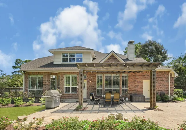 Photo 3 of Sale Pending at 35 Monet Bend Pl, The Woodlands, TX 77382 | MLS# 19489334 | Listing updated on 2026-09-11