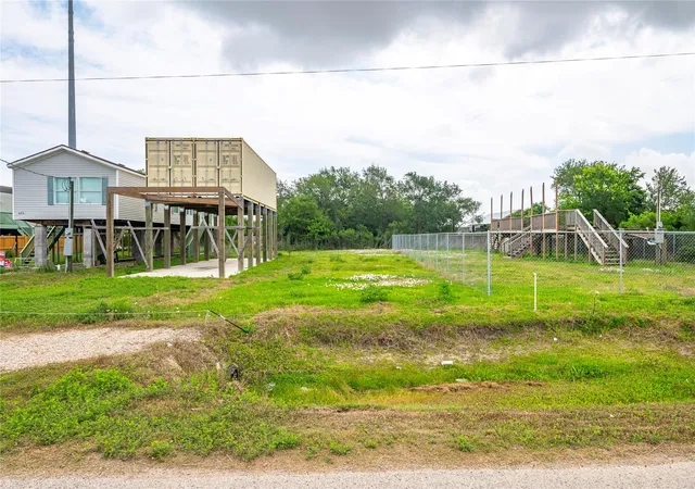 11th image of 439 16th St, Dickinson, TX 77539 | MLS# 10108322