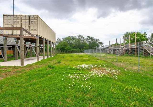 3rd image of 439 16Th St, Dickinson, TX 77539 | MLS# 10108322