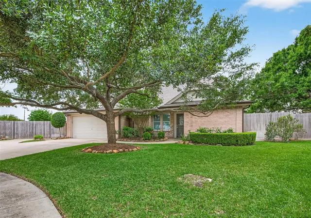 3rd image of 903 Sugarfield Ct, Sugar Land, TX 77498 | MLS# 14761177