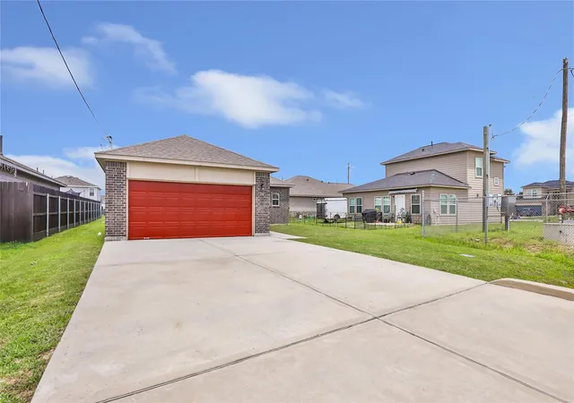 2nd image of 36 County Road 5102c, Cleveland, TX 77327 | MLS# 17284542