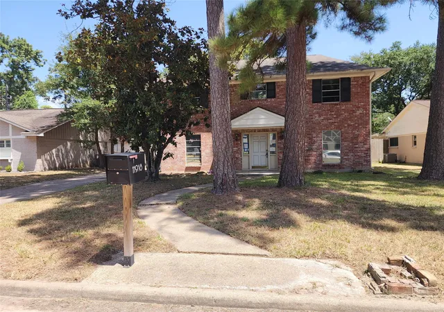 Photo 1 of Single family home for sale at 11918 Holly Stone Dr, Houston, TX 77070 | MLS# 70602499 | Listing updated on 2026-08-28