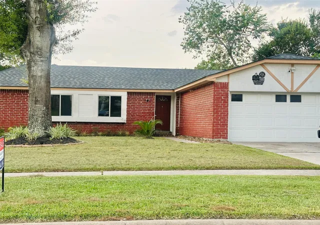Photo 2 of Single family home for sale at 7503 Winkle Wood Ln, Houston, TX 77086 | MLS# 76276072 | Listing updated on 2026-08-24