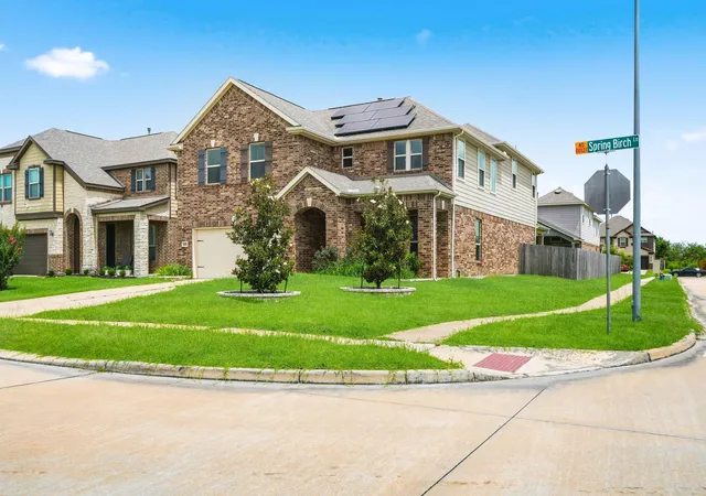 Photo 2 of Single family home for sale at 14201 Spring Birch Ln, Pearland, TX 77584 | MLS# 96120497 | Listing updated on 2026-06-07
