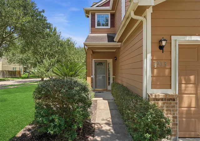 3rd image of 2903 Edgewick Elm St, Fresno, TX 77545 | MLS# 7931582