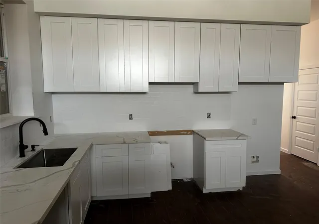 Photo 2 of Single family home for sale at 4605 Clover St, Houston, TX 77051 | MLS# 53263478 | Listing updated on 2026-05-04