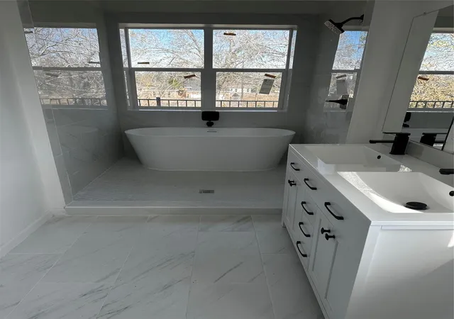 Photo 4 of Single family home for sale at 4605 Clover St, Houston, TX 77051 | MLS# 53263478 | Listing updated on 2026-05-04