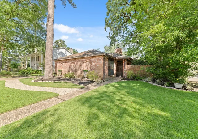 Photo 1 of Single family home for sale at 5930 Old Lodge Dr, Houston, TX 77066 | MLS# 63962058 | Listing updated on 2026-09-08