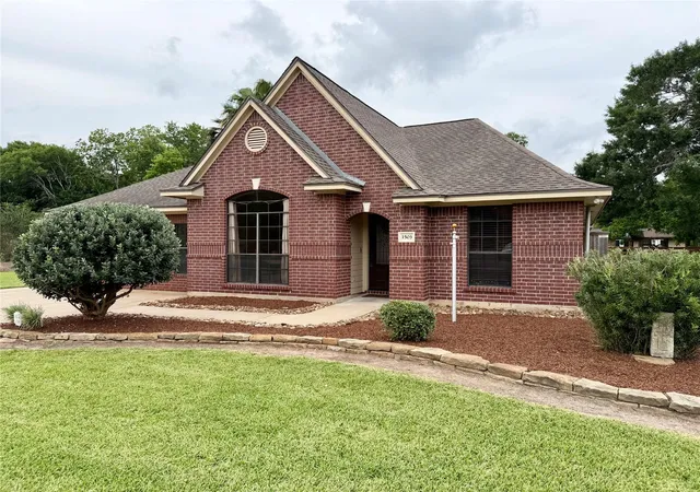 1st image of 1503 Avenue H, Danbury, TX 77534 | MLS# 17027437