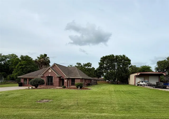 2nd image of 1503 Avenue H, Danbury, TX 77534 | MLS# 17027437