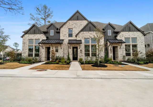 Photo 1 of Townhouse for sale at 332 Fields Ln, Montgomery, TX 77316 | MLS# 42522692 | Listing updated on 2026-04-19