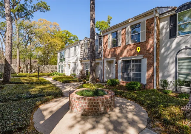 1st image of 1425 Springrock Ln Ln, Houston, TX 77055 | MLS# 17522829