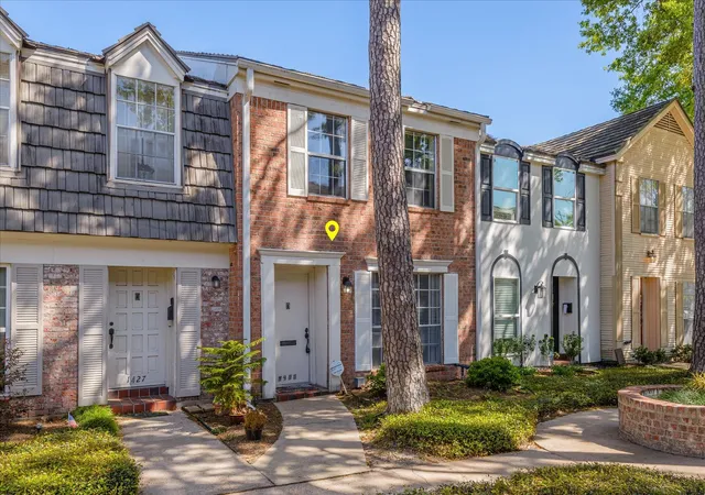 2nd image of 1425 Springrock Ln Ln, Houston, TX 77055 | MLS# 17522829