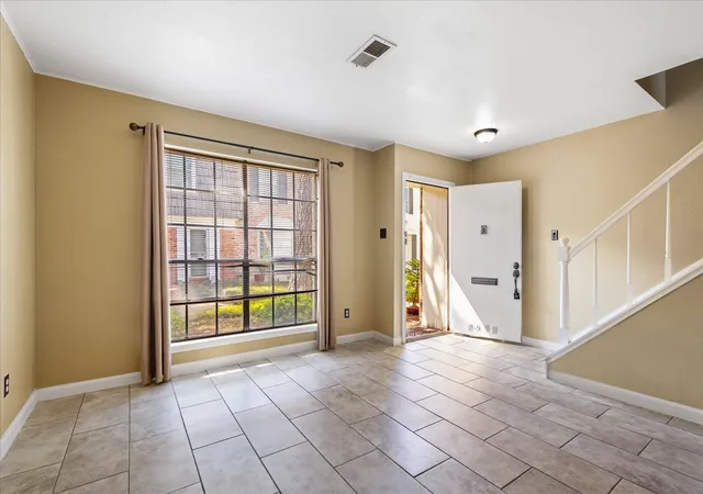 4th image of 1425 Springrock Ln Ln, Houston, TX 77055 | MLS# 17522829