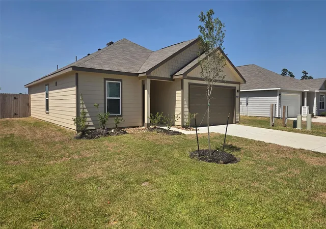 2nd image of 10481 Sugar Mill Dr, Conroe, TX 77306 | MLS# 90143839