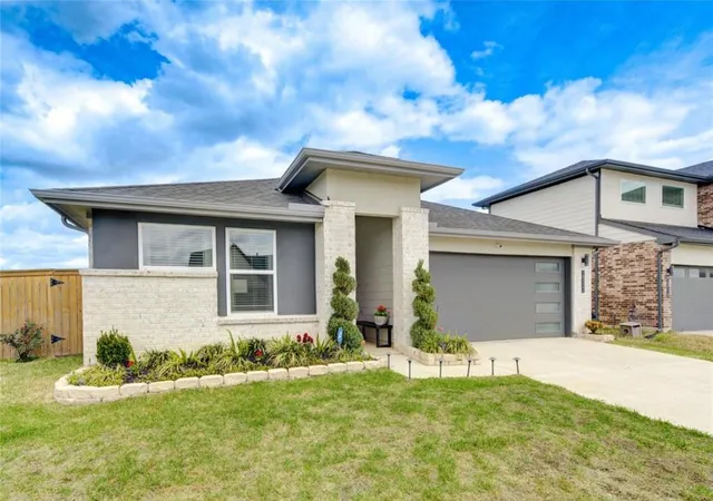 Photo 2 of Single family home for sale at 29322 Hoelzen Holw Dr, Katy, TX 77494 | MLS# 12049413 | Listing updated on 2026-08-19