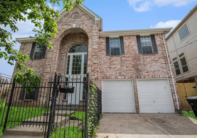 Photo 3 of Single family home for sale at 5001 Jackson St, Houston, TX 77004 | MLS# 2880605 | Listing updated on 2026-07-05