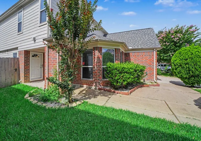 1st image of 5622 Wasabi Ln, Baytown, TX 77521 | MLS# 74285604