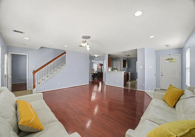4th image of 5622 Wasabi Ln, Baytown, TX 77521 | MLS# 74285604