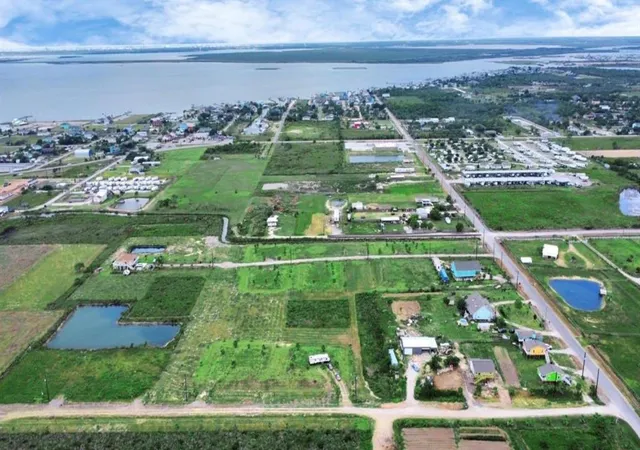 1st image of 19 Cindy Palmer Ln, Dickinson, TX 77539 | MLS# 34242657