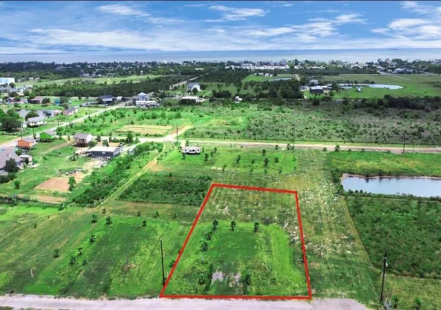 2nd image of 19 Cindy Palmer Ln, Dickinson, TX 77539 | MLS# 34242657