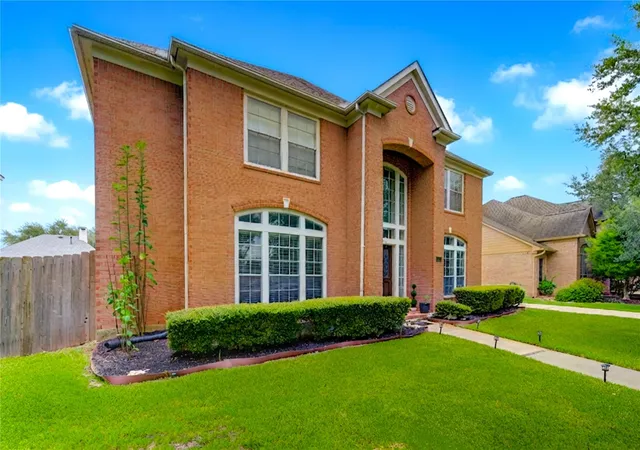2nd image of 5911 Canyon Brook Ct, Sugar Land, TX 77479 | MLS# 52923064