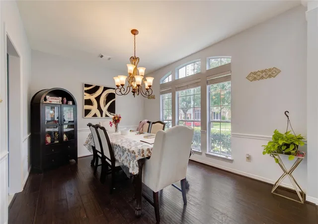5th image of 5911 Canyon Brook Ct, Sugar Land, TX 77479 | MLS# 52923064