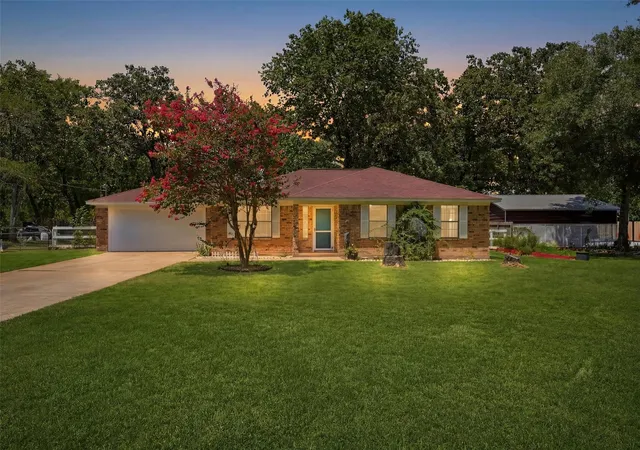 Photo 1 of Single family home for sale at 39 Wood Lodge Dr, Huntsville, TX 77320 | MLS# 97306298 | Listing updated on 2026-07-15