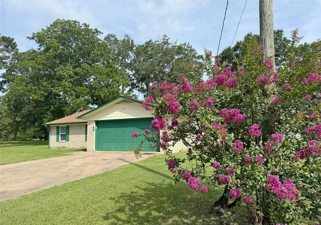 3rd image of 51 E Oakridge Dr, Point Blank, TX 77364 | MLS# 3249031