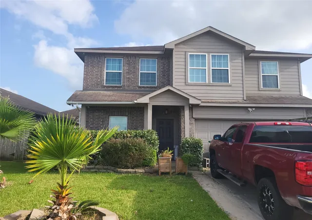Photo 1 of Sale Pending at 321 Turquoise Trade Dr N, La Marque, TX 77568 | MLS# 68464063 | Listing updated on 2026-09-19