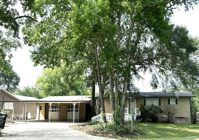 Photo 2 of Single family home for sale at 320 Deer Run Rd, Trinity, TX 75862 | MLS# 94804536 | Listing updated on 2026-05-31