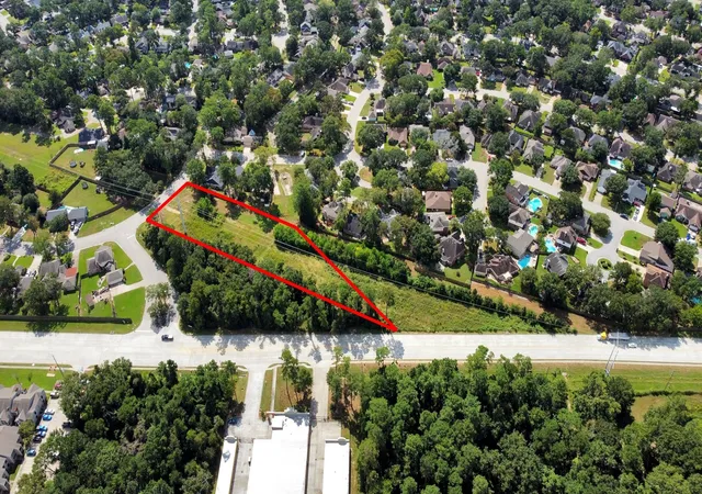 Photo 4 of Land for sale at 828 N Rivershire Dr, Conroe, TX 77304 | MLS# 5988248 | Listing updated on 2026-08-03