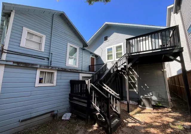 Photo 2 of Multi family home for sale at 3403 Yupon St, Houston, TX 77006 | MLS# 2132137 | Listing updated on 2026-04-23
