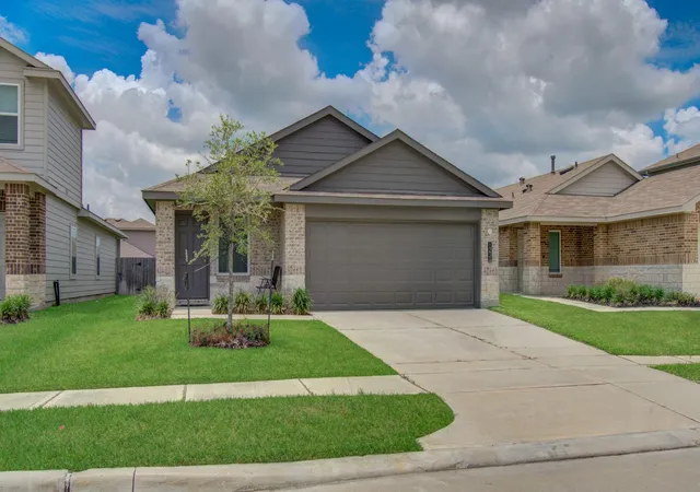 Photo 3 of Single family home for sale at 12319 Lariat Run Dr, Houston, TX 77014 | MLS# 83522030 | Listing updated on 2026-08-03