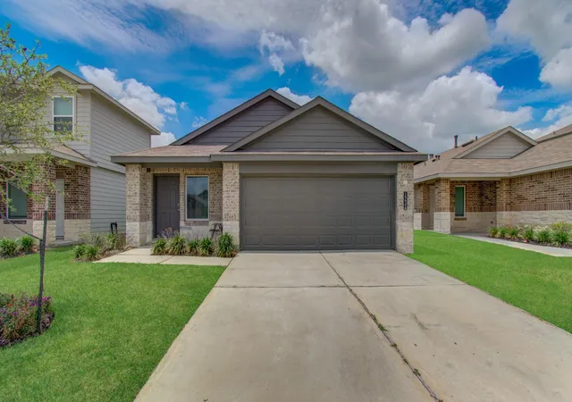 Photo 3 of Single family home for sale at 12319 Lariat Run Dr, Houston, TX 77014 | MLS# 83522030 | Listing updated on 2026-08-03