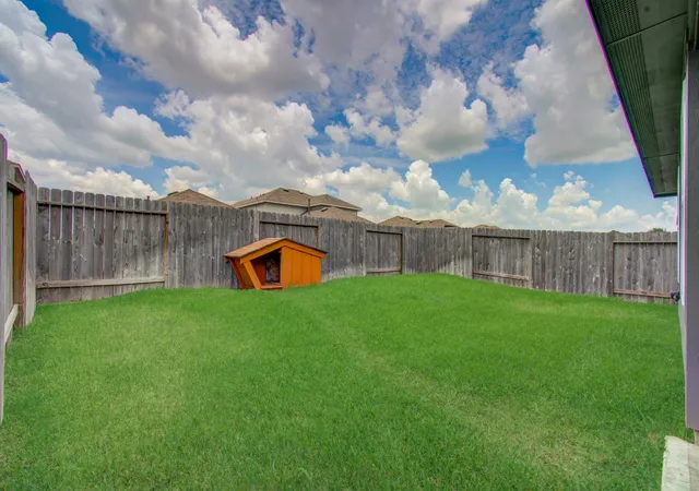Photo 4 of Single family home for sale at 12319 Lariat Run Dr, Houston, TX 77014 | MLS# 83522030 | Listing updated on 2026-08-03