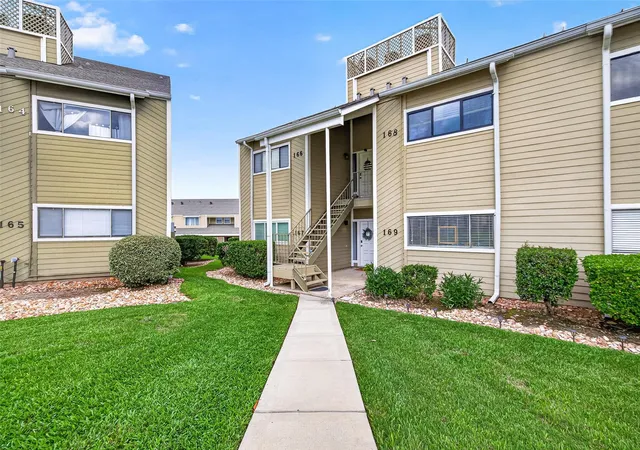 5th image of 168 April Pt Dr S, Conroe, TX 77356